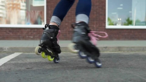Free Video Stock Spinning While Roller Skating Live Wallpaper - Free Live Wallpaper