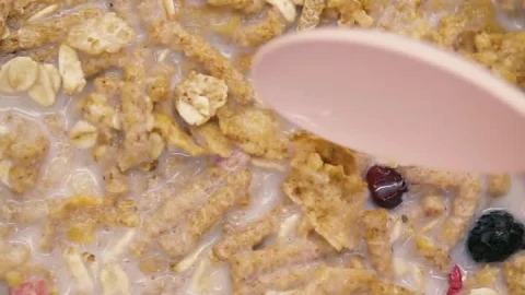 Free Video Stock Spoonful Of Healthy Cereal With Milk Live Wallpaper - Free Live Wallpaper