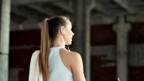 Free Video Stock Sport Woman Walking After Her Training Live Wallpaper - Free Live Wallpaper