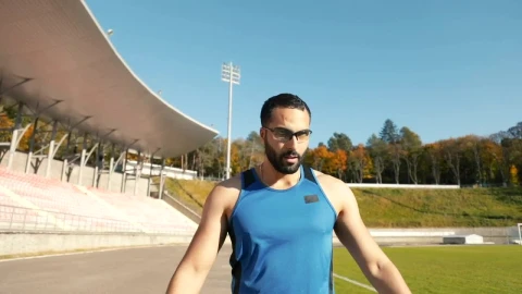 Free Video Stock Sportsman Instagram Influencer Warming Up Before Training Live Wallpaper - Free Live Wallpaper
