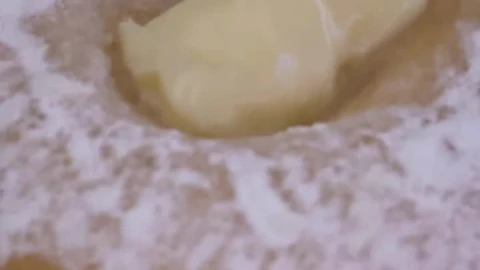 Free Video Stock Spreading Icing Sugar On A Donut With Custard Live Wallpaper - Free Live Wallpaper