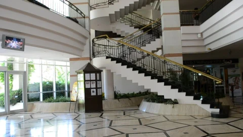 Free Video Stock Stairs Heading Up Through A Large Hotel  LargeLive Wallpaper - Free Live Wallpaper