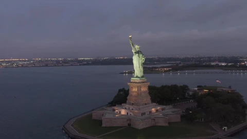 Free Video Stock Statue Of Liberty At Night Aerial View Live Wallpaper - Free Live Wallpaper