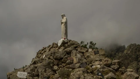 Free Video Stock Statue On The Rocks Live Wallpaper - Free Live Wallpaper