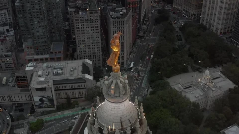 Free Video Stock Statue On Top Of A Building In New York City Live Wallpaper - Free Live Wallpaper