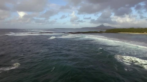 Free Video Stock Storm Heading Towards An Island Live Wallpaper - Free Live Wallpaper