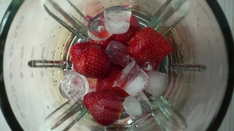 Free Video Stock Strawberries And Ice In The Blender Live Wallpaper - Free Live Wallpaper
