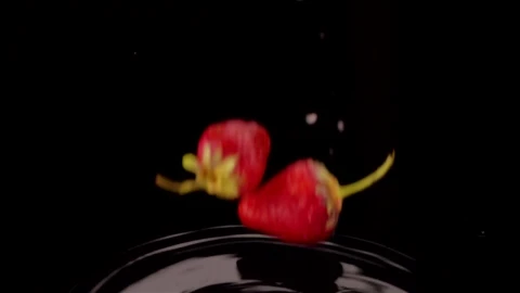 Free Video Stock Strawberries Falling Into A Black Water Live Wallpaper - Free Live Wallpaper
