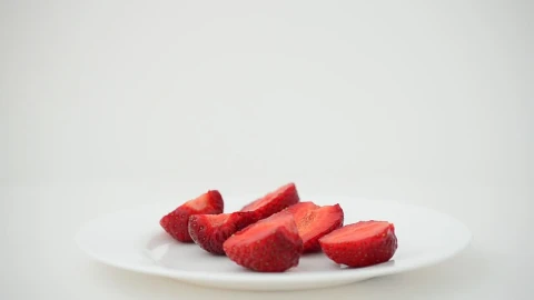 Free Video Stock Strawberries In A Plate On White Background Live Wallpaper - Free Live Wallpaper