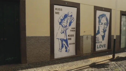 Free Video Stock Street Art In A Tourist Town Live Wallpaper - Free Live Wallpaper