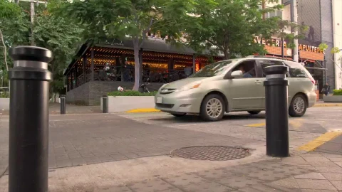 Free Video Stock Street Corner With Traffic Live Wallpaper - Free Live Wallpaper
