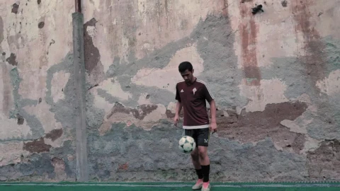 Free Video Stock Street Football Players Practicing Crosses And Shots Live Wallpaper - Free Live Wallpaper