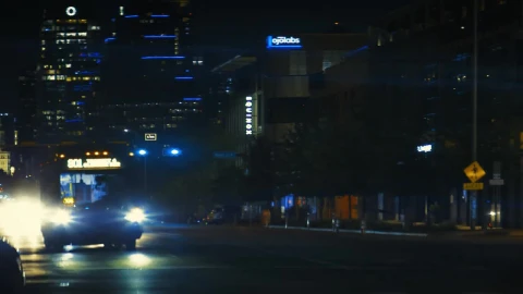 Free Video Stock Street Of A City At Night With Cars And A Live Wallpaper - Free Live Wallpaper