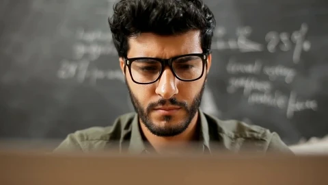 Free Video Stock Stressed Man Working On Laptop Tries To Solve Problem Live Wallpaper - Free Live Wallpaper