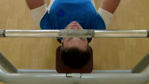 Free Video Stock Strong Man Lifting In The Gym Live Wallpaper - Free Live Wallpaper