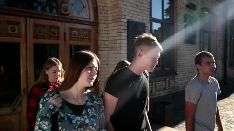 Free Video Stock Students Walking Away From Class Live Wallpaper - Free Live Wallpaper