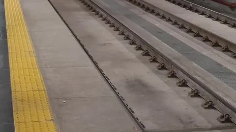 Free Video Stock Subway Line Arriving At An Underground Station Live Wallpaper - Free Live Wallpaper
