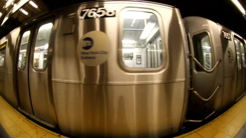 Free Video Stock Subway Train Leaving The Station Live Wallpaper - Free Live Wallpaper