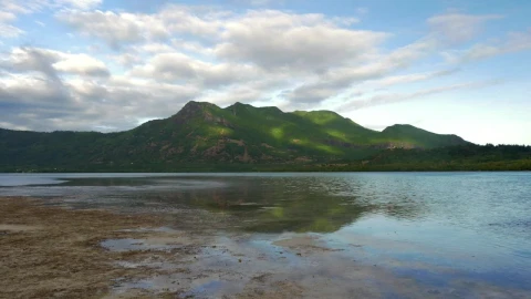 Free Video Stock Sun Spots On A Mountain Live Wallpaper - Free Live Wallpaper