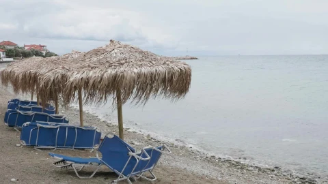 Free Video Stock Sunbeds After A Storm Live Wallpaper - Free Live Wallpaper