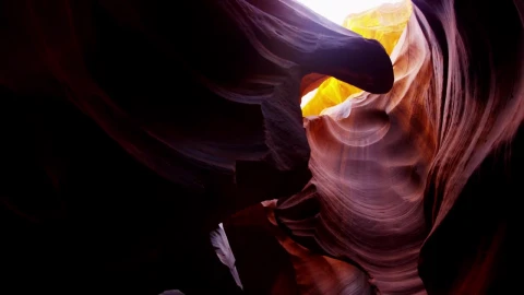 Free Video Stock Sunlight Passing Through Rock Formations Live Wallpaper - Free Live Wallpaper