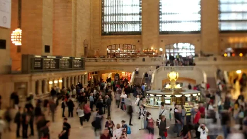 Free Video Stock travelers at the grand central station Live Wallpaper - Free Live Wallpaper