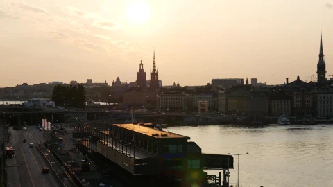 Free Video Stock sunset across old buildings Live Wallpaper - Free Live Wallpaper