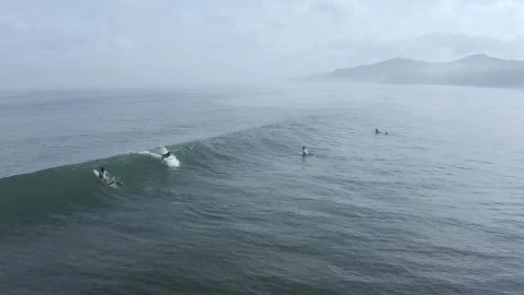 Free Video Stock surfer riding the waves Live Wallpaper - Free Live Wallpaper