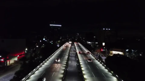 Free Video Stock suspended bridge with traffic Live Wallpaper - Free Live Wallpaper