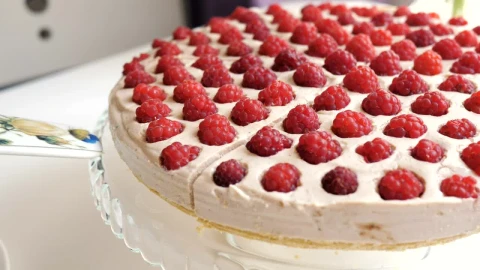 Free Video Stock sweet cake seen up close Live Wallpaper - Free Live Wallpaper