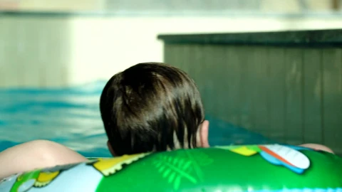 Free Video Stock swimming with an inflatable ring Live Wallpaper - Free Live Wallpaper