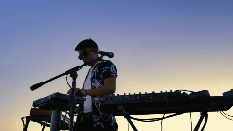 Free Video Stock talented dj mixing music in nature Live Wallpaper - Free Live Wallpaper