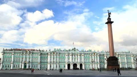 Free Video Stock tall statue outside hermitage Live Wallpaper - Free Live Wallpaper