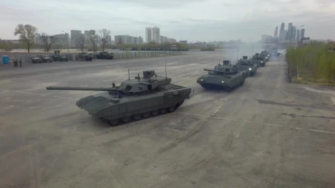 Free Video Stock tanks driving in a line Live Wallpaper - Free Live Wallpaper