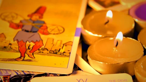 Free Video Stock tarot cards and candles Live Wallpaper - Free Live Wallpaper