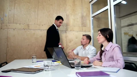 Free Video Stock team working together with laptops Live Wallpaper - Free Live Wallpaper