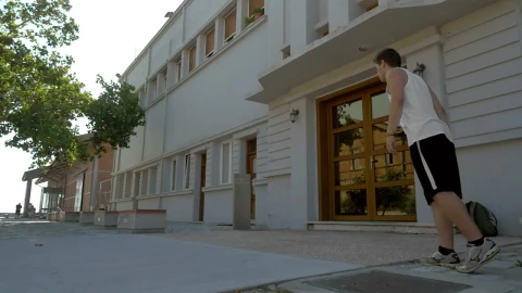 Free Video Stock teenager doing parkour Live Wallpaper - Free Live Wallpaper