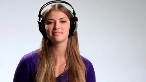 Free Video Stock teenager listening to music Live Wallpaper - Free Live Wallpaper