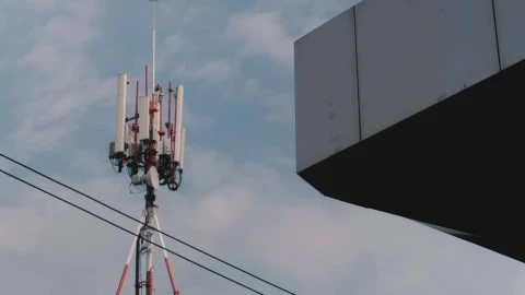 Free Video Stock telecommunications antenna Live Wallpaper - Free Live Wallpaper