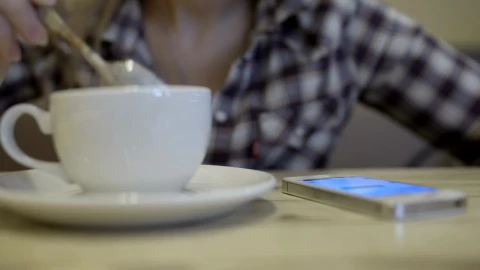 Free Video Stock texting at breakfast Live Wallpaper - Free Live Wallpaper