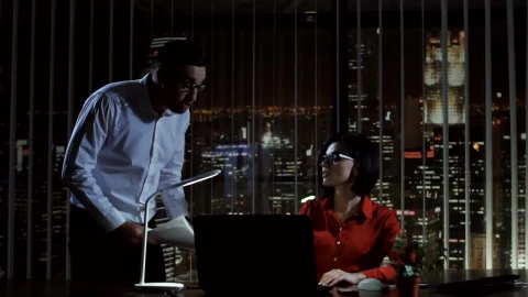 Free Video Stock the angry boss is screaming at a woman Live Wallpaper - Free Live Wallpaper