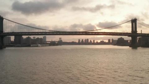 Free Video Stock the brooklyn bridge seen from the river aerial Live Wallpaper - Free Live Wallpaper