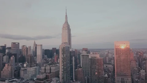 Free Video Stock the empire state building between buildings Live Wallpaper - Free Live Wallpaper
