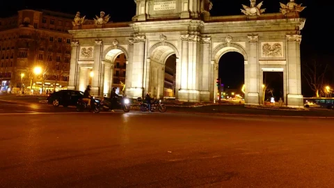 Free Video Stock the puerta de alcala at night Live Wallpaper - Free Live Wallpaper