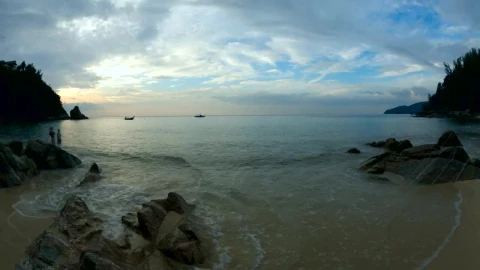 Free Video Stock timelapse of a cloudy day at the beach Live Wallpaper - Free Live Wallpaper
