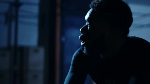 Free Video Stock tired athlete catching his breath at a gym Live Wallpaper - Free Live Wallpaper