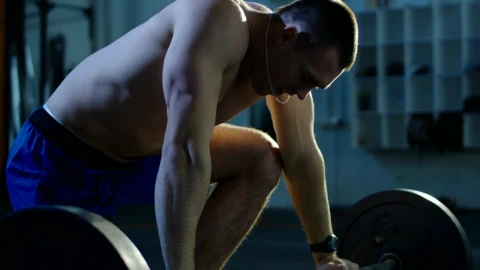 Free Video Stock tired bodybuilder resting Live Wallpaper - Free Live Wallpaper