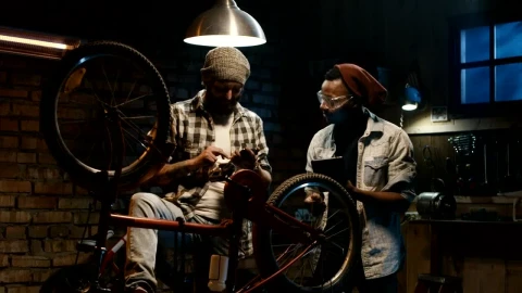 Free Video Stock to bake me mechanics laughing at the workshop Live Wallpaper - Free Live Wallpaper