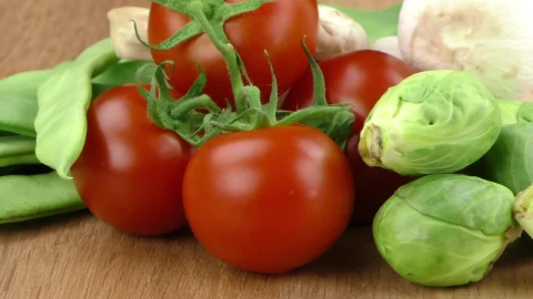 Free Video Stock tomatoes lettuce and mushrooms Live Wallpaper - Free Live Wallpaper