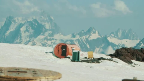 Free Video Stock tourist shelter on a snowy mountain Live Wallpaper - Free Live Wallpaper